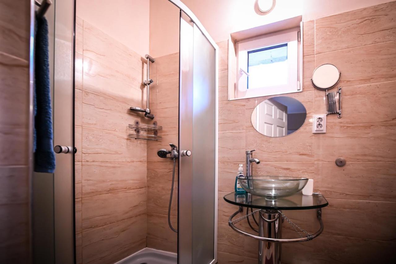 Jules' Sunny, Spacious And Central Apartment Hermannstadt Exterior foto