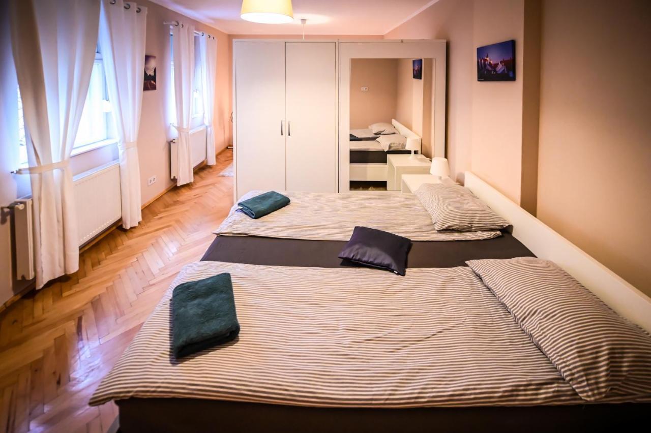 Jules' Sunny, Spacious And Central Apartment Hermannstadt Exterior foto